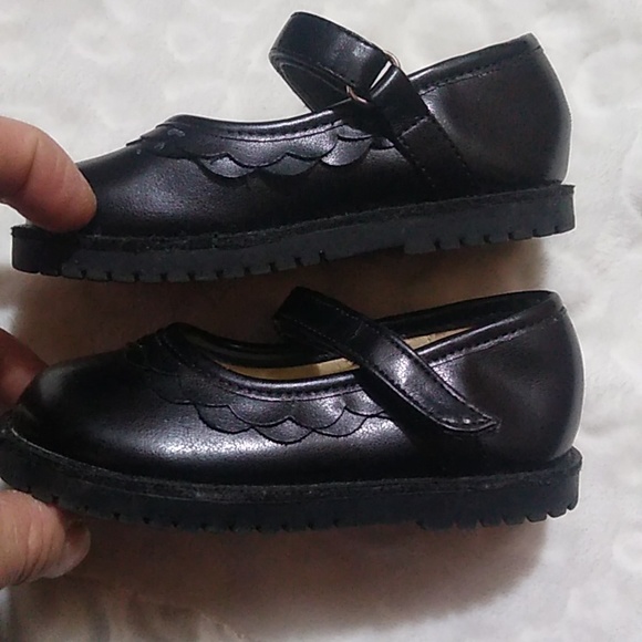 Little Girls Shoes Bundle: 2 prs Size 5 - Picture 8 of 10